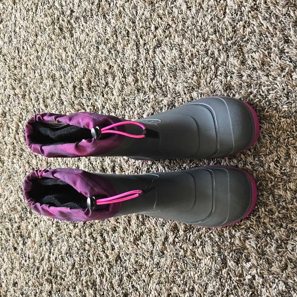 Girls Kamik Boots Size 4